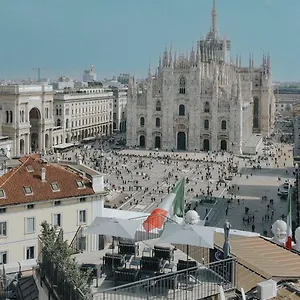 Prestige Boutique - Piazza Duomo View Milão