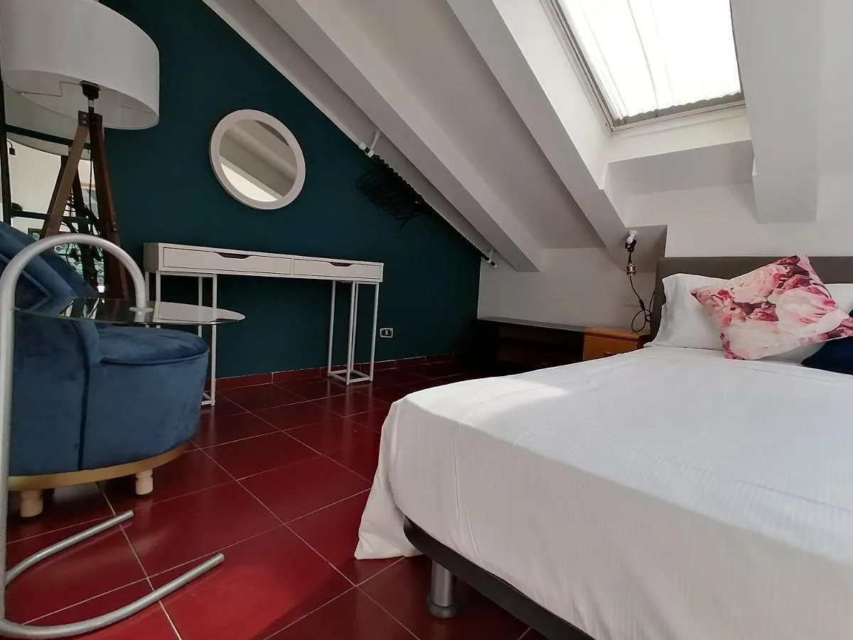 Mercanti Attic Version Apartamento Milão