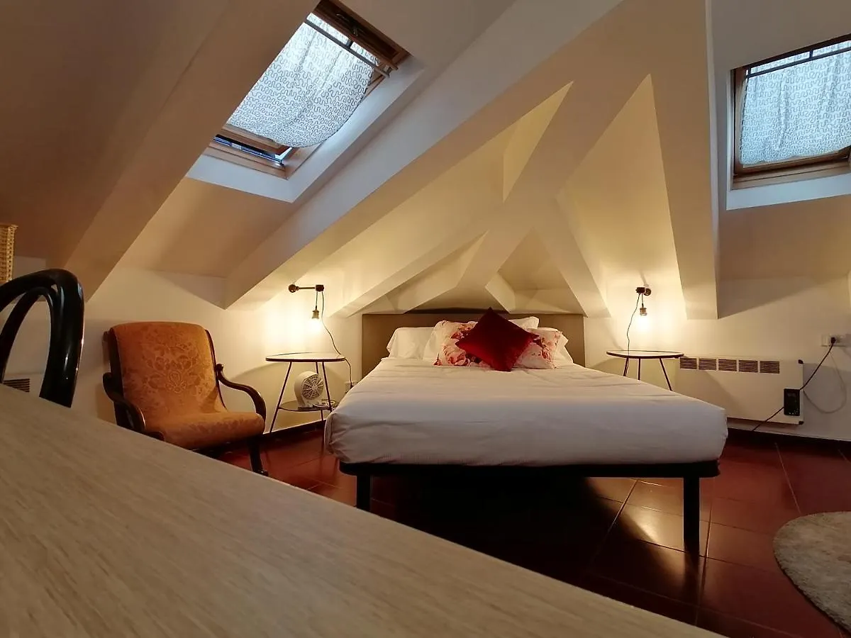 Mercanti Attic Version Apartamento Milão