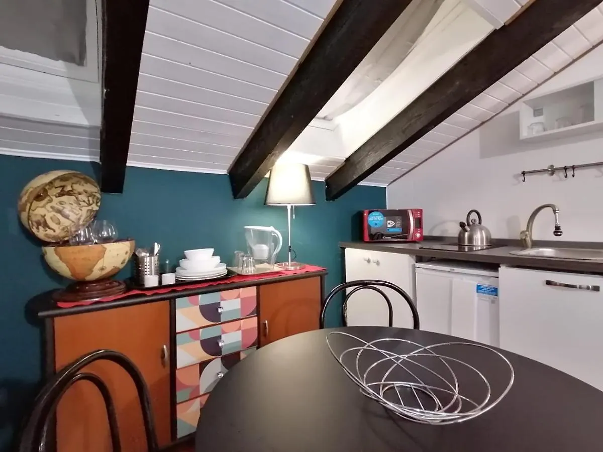 Mercanti Attic Version Apartamento Milão Itália