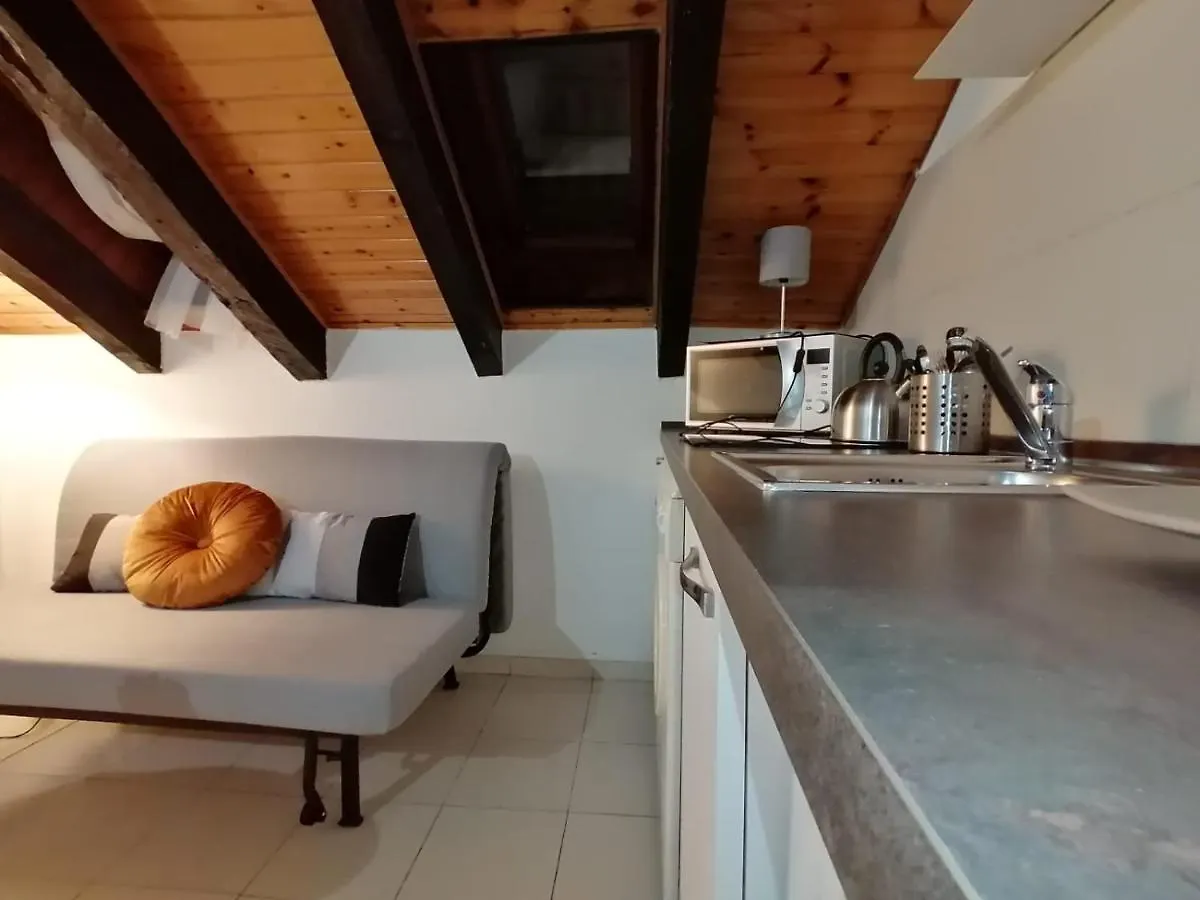 Mercanti Attic Version Apartamento Milão