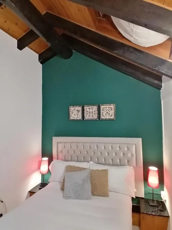 Mercanti Attic Version Apartamento Milão