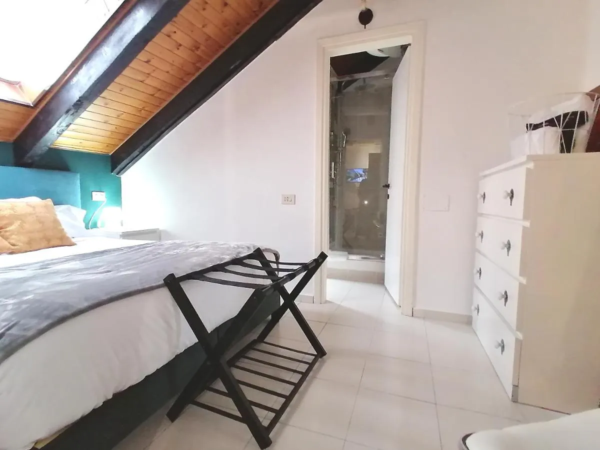Mercanti Attic Version Apartamento Milão Itália
